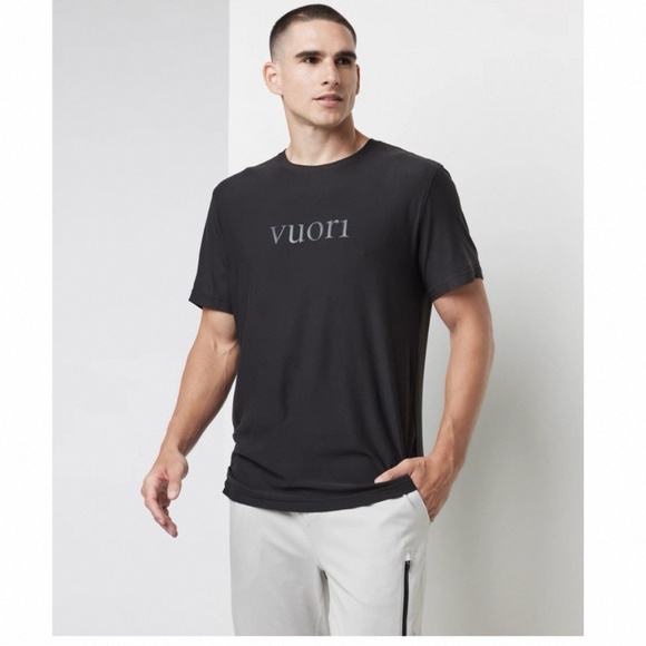 Vuori Short Sleeve Strato Graphic Tee Black Size Large NWOT - Picture 1 of 13